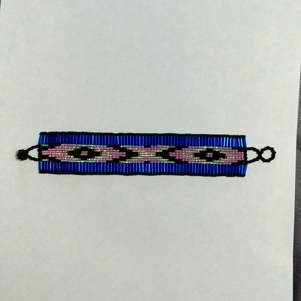 Gorgeous Metallic Blue Hand beaded bracelet . - Picture 1 of 4